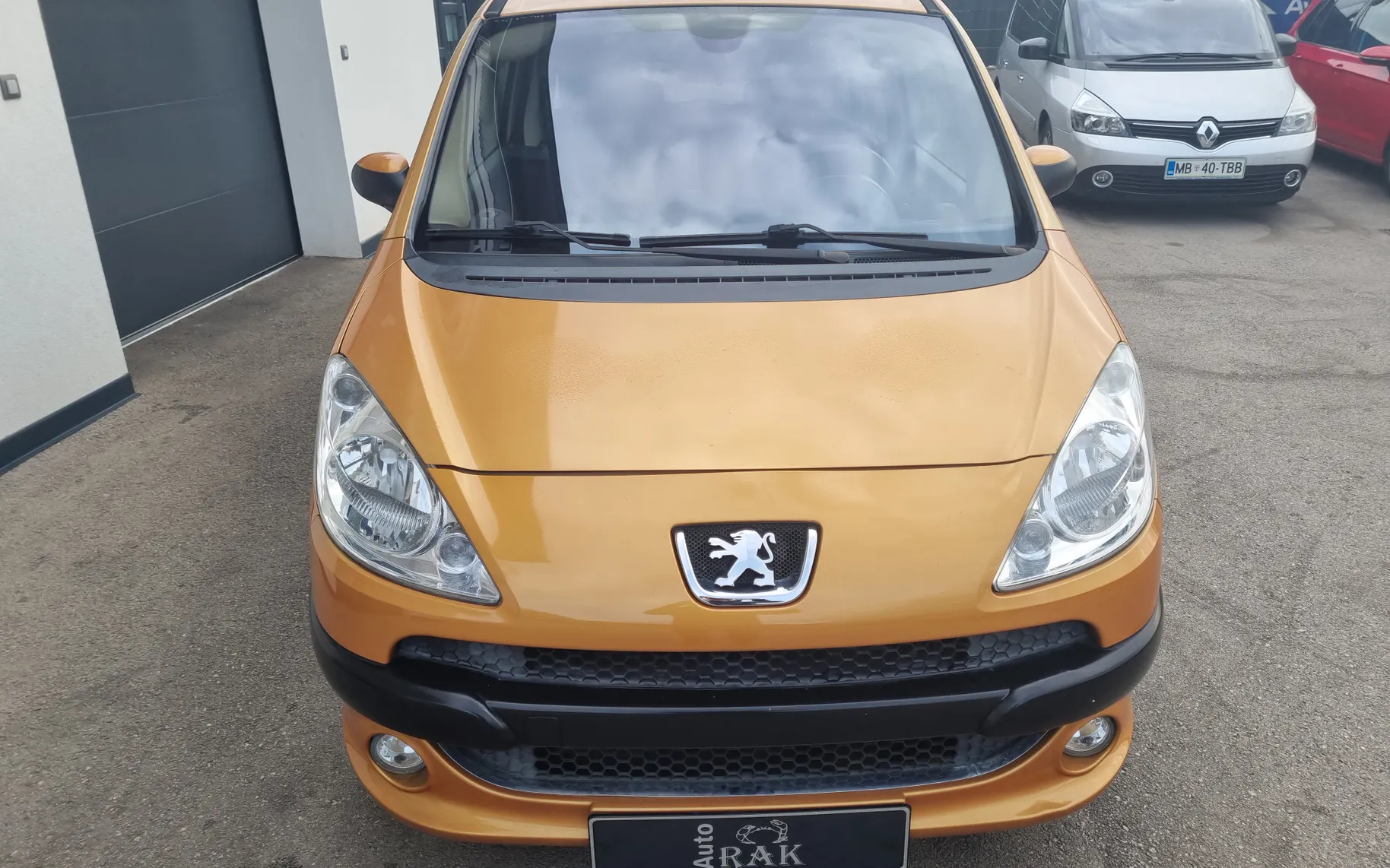 Zunanja slika - Peugeot 1007 - Style 1.4 98964 KM. AVT.KLIMA.2XEL. DRSNA VRATA - 3
