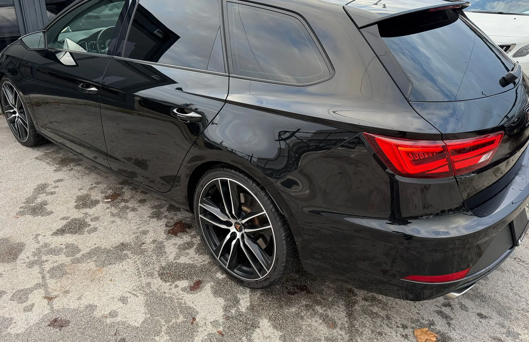 Zunanja slika - Seat Leon - 2.0TSI DSG 4x4 CUPRA-LED-VIRTUAL-NAVI-ACC-BLACK - 7