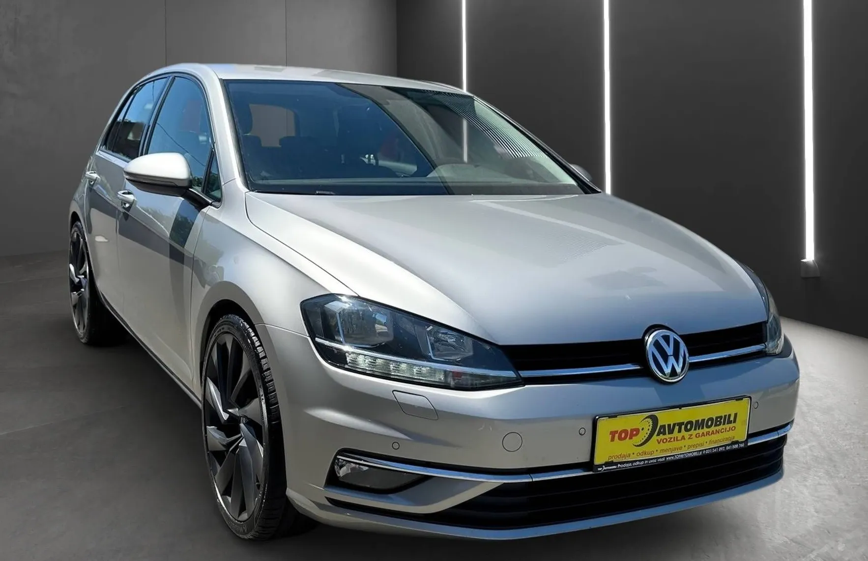 Zunanja slika - VW Golf - 1.6 TDI SLOVENSKI AKTIVNI TEMPOMAT GR.SEDEŽEV TOP - 11