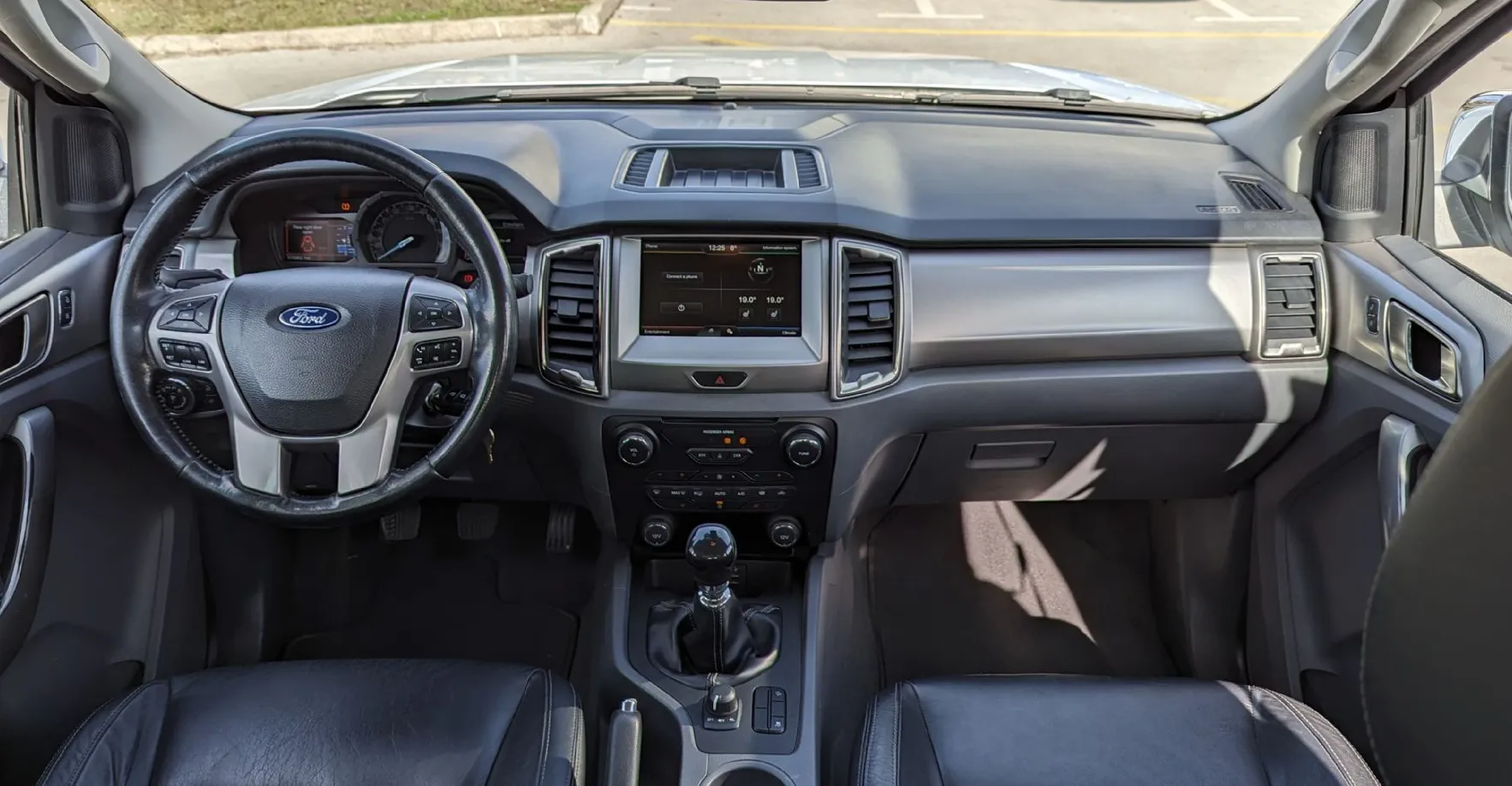 Zunanja slika - Ford Ranger - 2.2 TDCi 118 kW 4X4 LIMITED - FRENK - IZVLEČNO DNO - 16