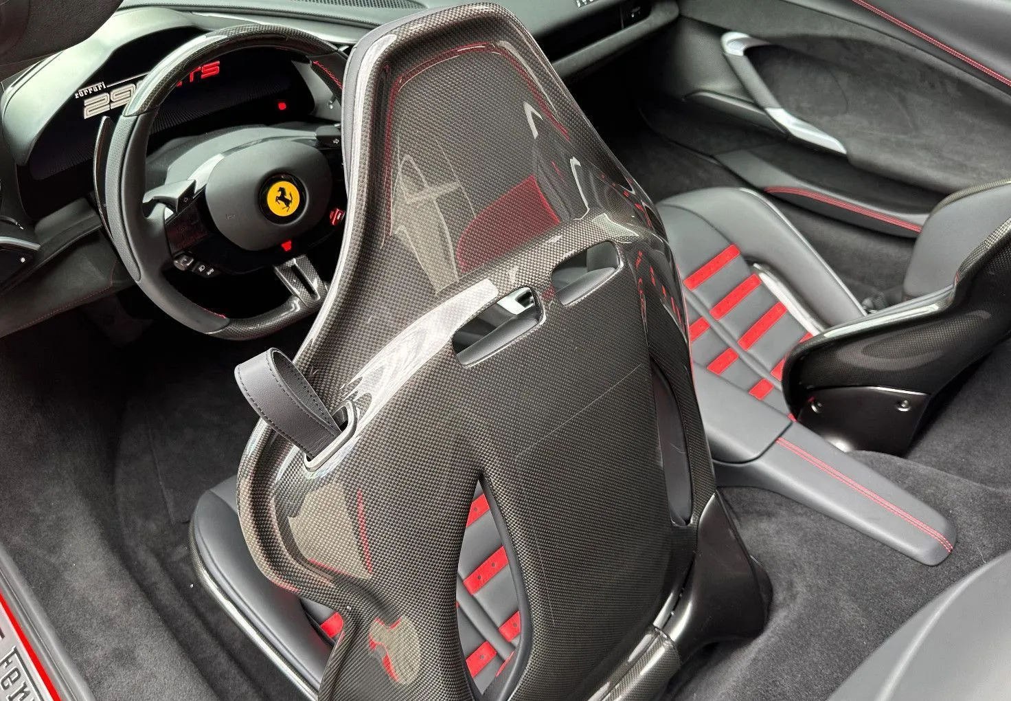 Zunanja slika - Ferrari 296 - GTS-SPYDER-830KM-CARBON-LIFT-AKRAPOVIČ - 8