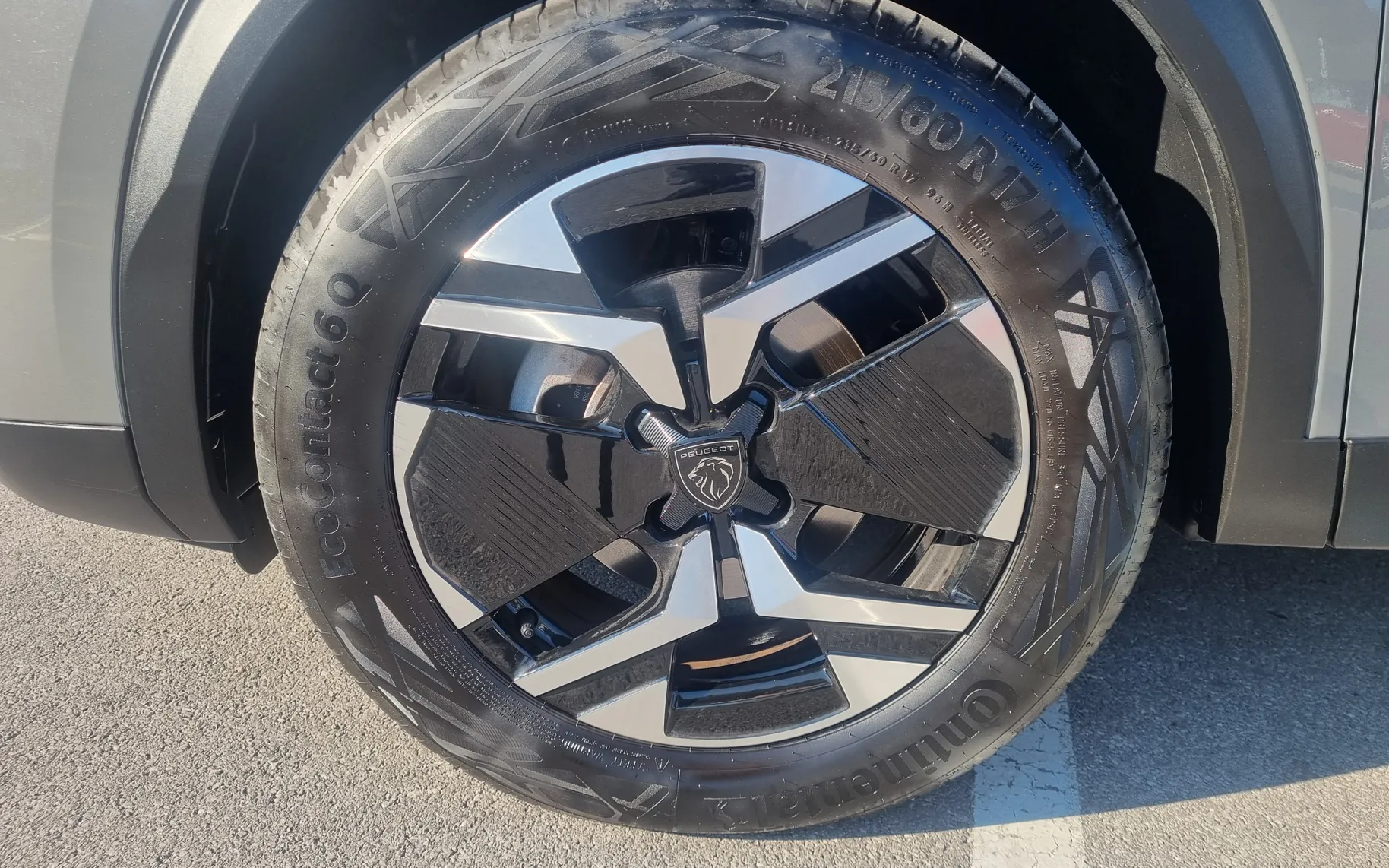 Zunanja slika - Peugeot 2008 - 1.2 PureTech 100 - KOT NOV - SAMO 13.156km - 14