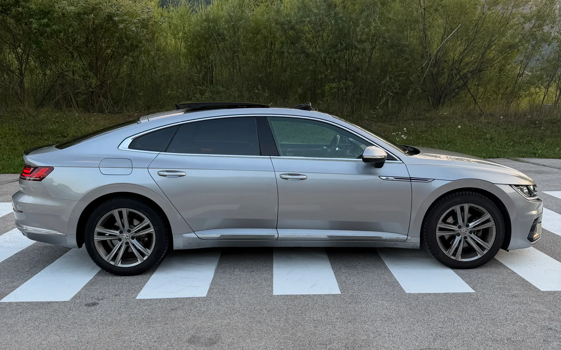 Zunanja slika - Volkswagen Arteon - Volkswagen  2.0 TDI R-Line - 4