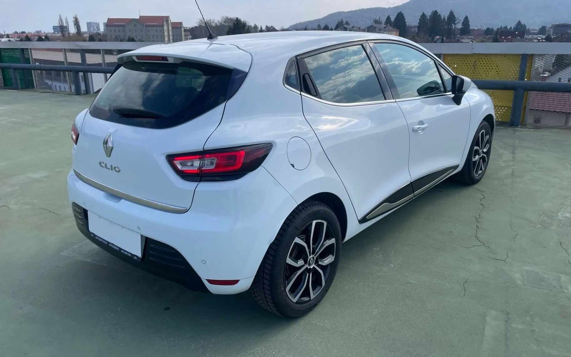 Zunanja slika - Renault Clio - Intens 1.2 16v 2XPDC.LED.DELNO USNJE. - 6