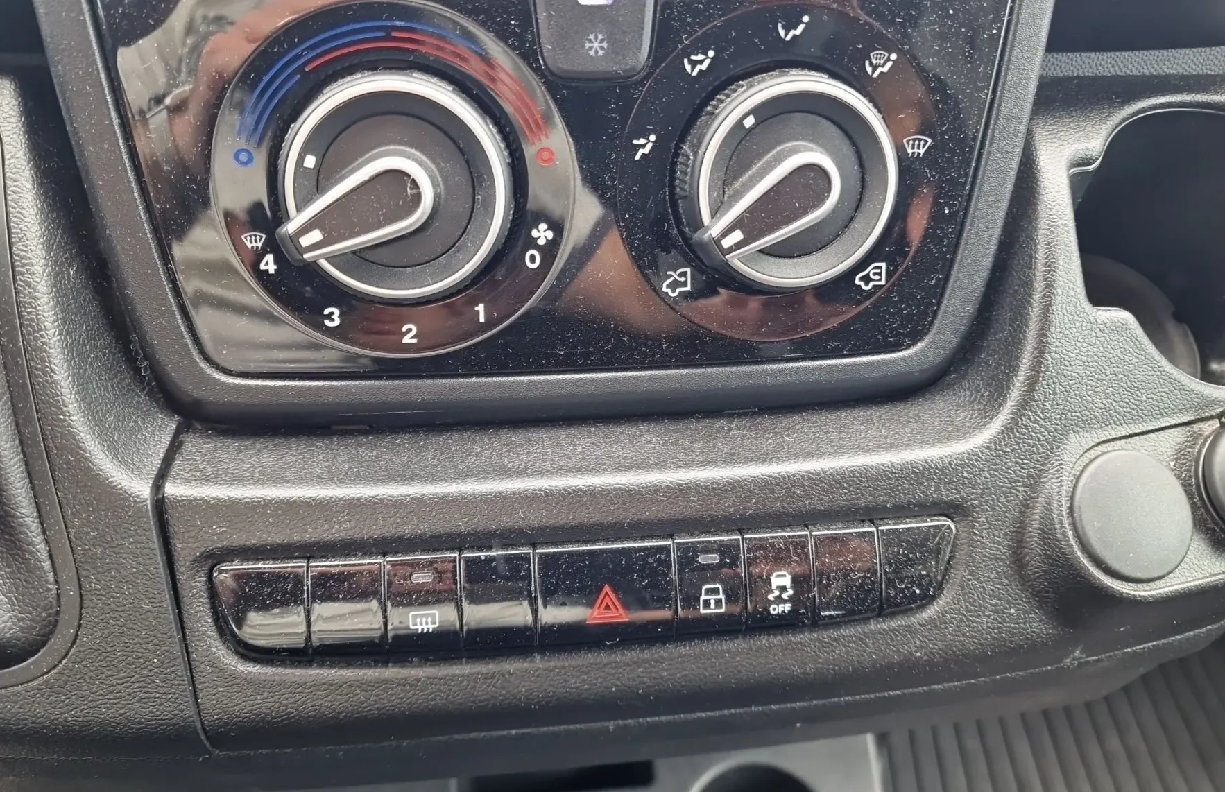 Zunanja slika - Fiat Ducato - 2.2 L4H2 Multijet - 12