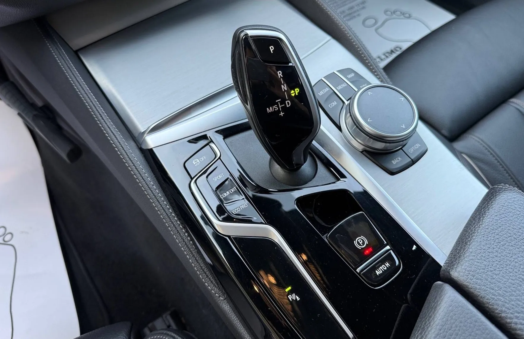 Zunanja slika - BMW Serija 5 - Touring: 520i M SPORT PAKET PANO USNJE NAVI KAMERA VIRTU - 17