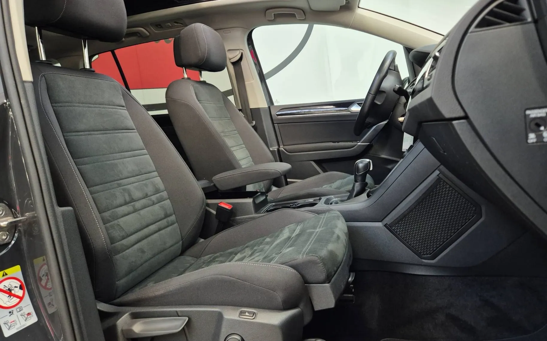Notranja slika - Volkswagen Touran - 2.0 TDI Highline 150 PANORAMA-LED-KLJUKA... - 10