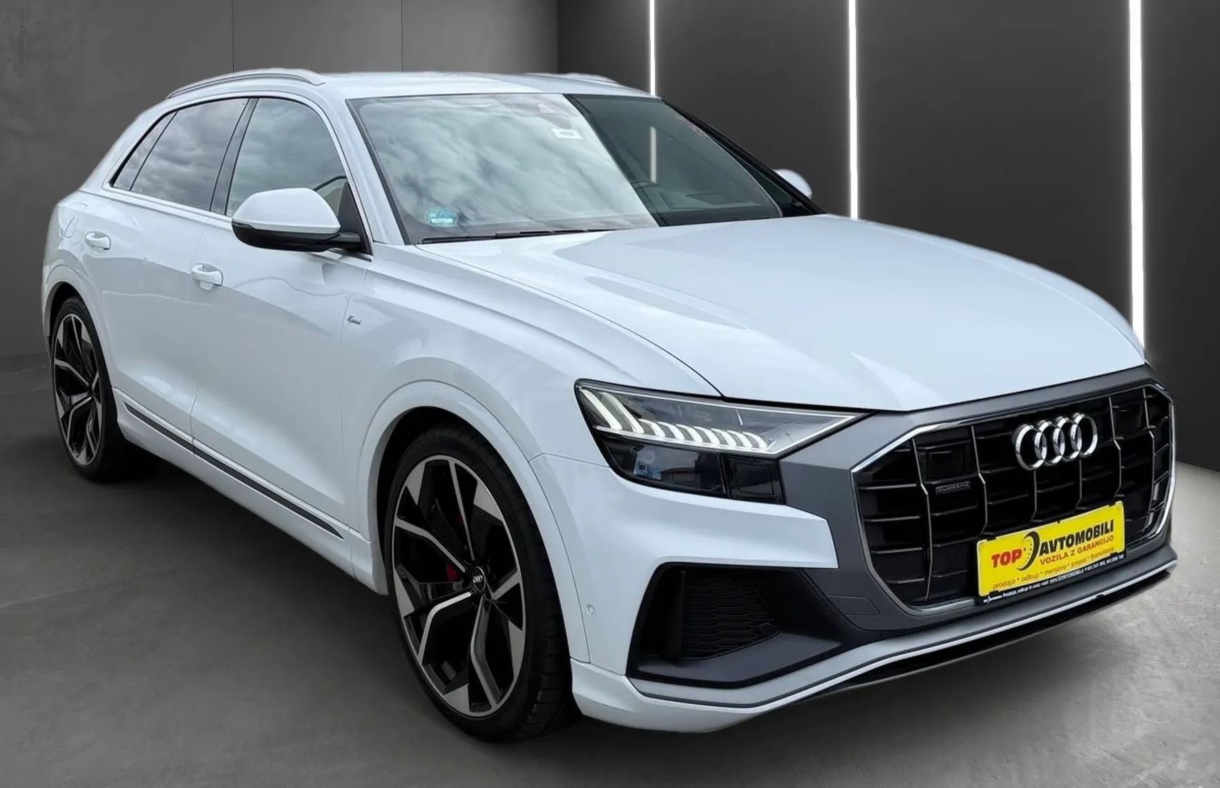 Zunanja slika - Audi Q8 - 50 TDI QUATTRO S-LINE MATRIX PERLA BELA HEAD UP - 11