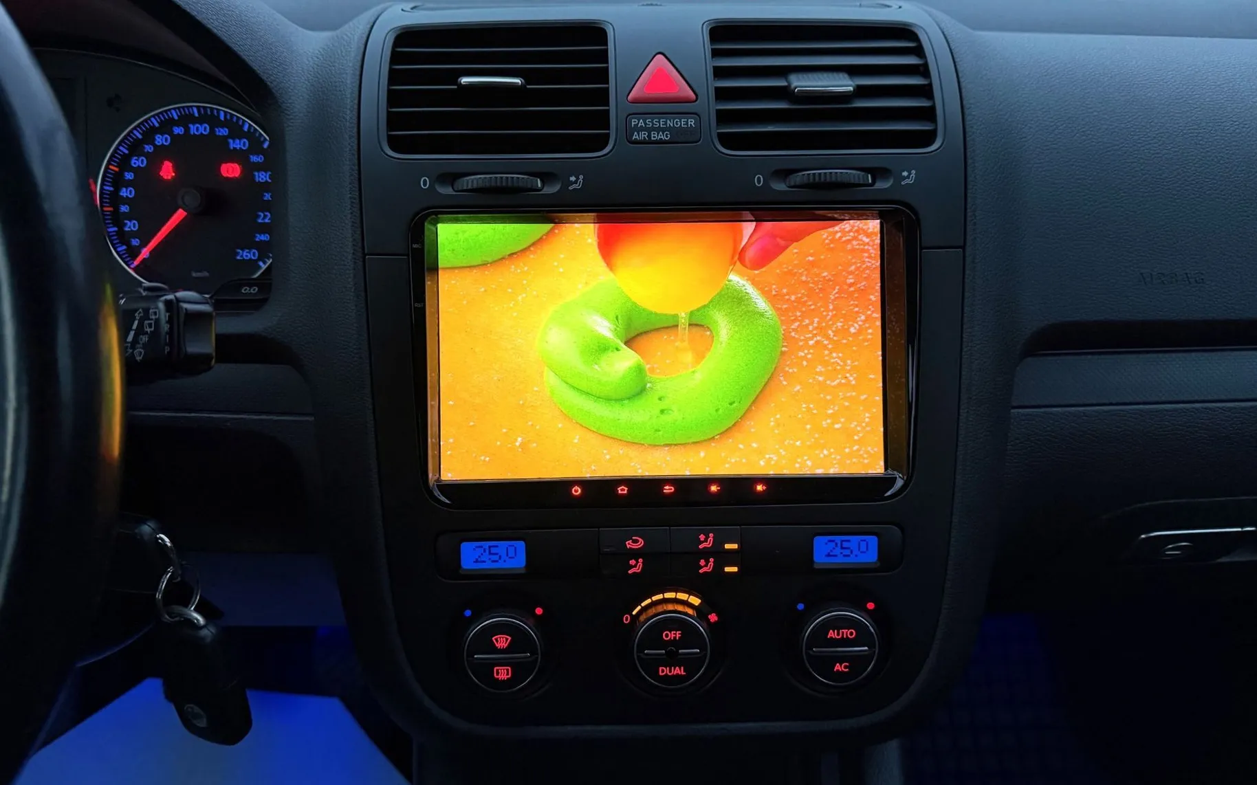 Zunanja slika - Volkswagen Golf - V 1.9 TDI SLO.VOZILO MULTIMEDIJA TEMPOMAT ALU16 - 19