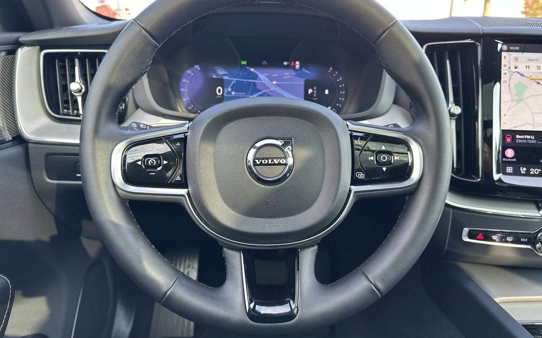 Notranja slika - Volvo XC60 - B4 P Plus Dark Avt. - 14