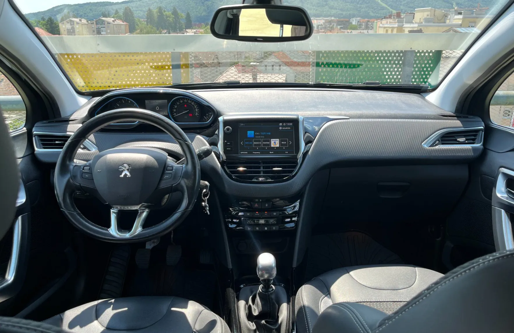 Zunanja slika - Peugeot 2008 - 1.2 PureTech 130Allure XEN.NAVI.PDC SAMO 69.000KM - 9