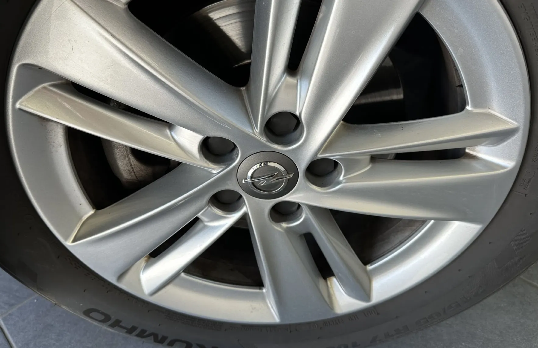Zunanja slika - Opel Grandland X - 1.2 TURBO.96KW KAMERA.LED.KLJUKA+4ALU.SAMO 87000KM - 4