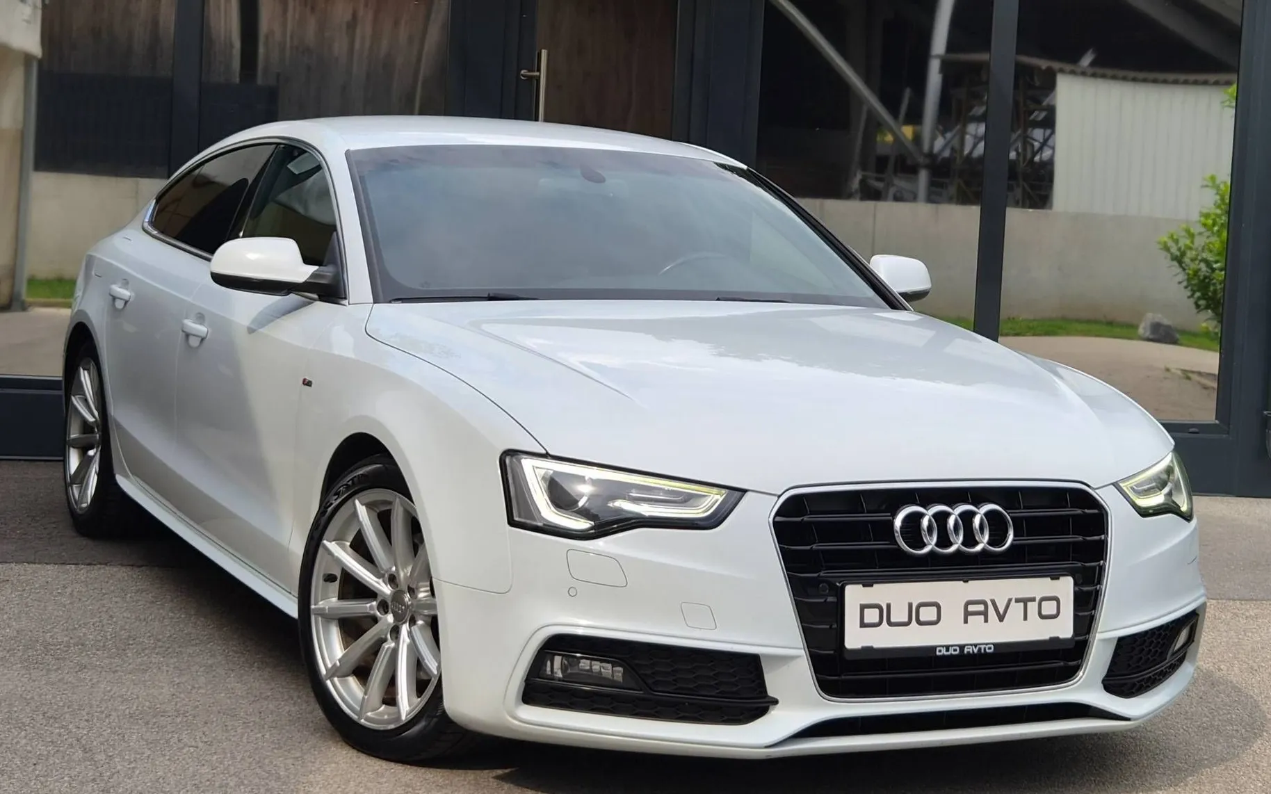 Zunanja slika - Audi A5 Sportback - 2.0TDI-AUT.-S LINE-SPORT-2XLED-2XPDC-USNJE-NAVI-F1 - 1