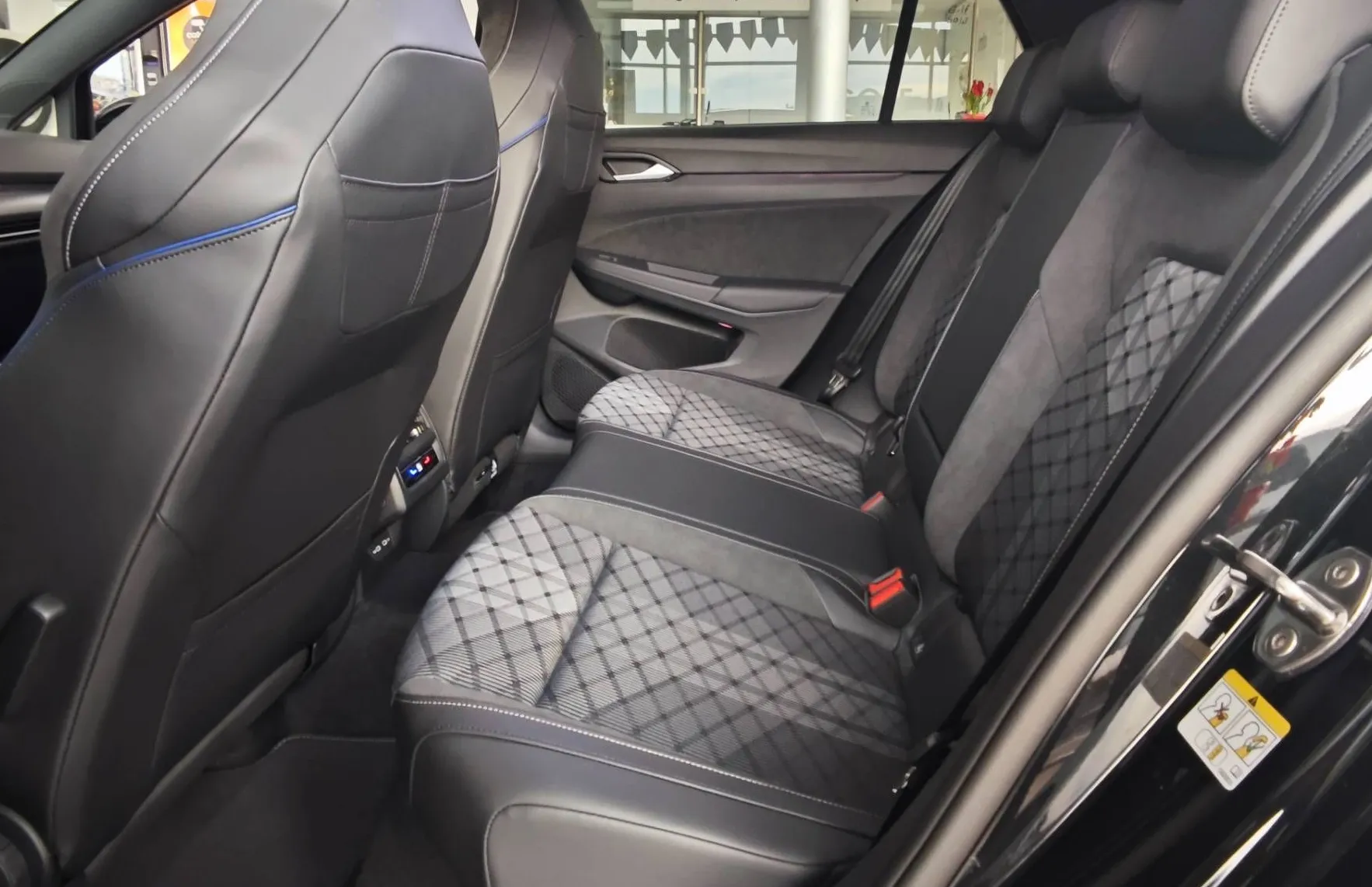 Zunanja slika - Volkswagen Golf - 1.5 eTSI avt. 4JOY 110  150 - 13