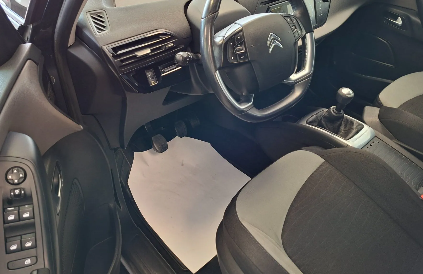 Zunanja slika - Citroën C4 - Picasso 1.6 e-HDi Exclusive-HITRI KREDIT-ODLIČEN- - 7