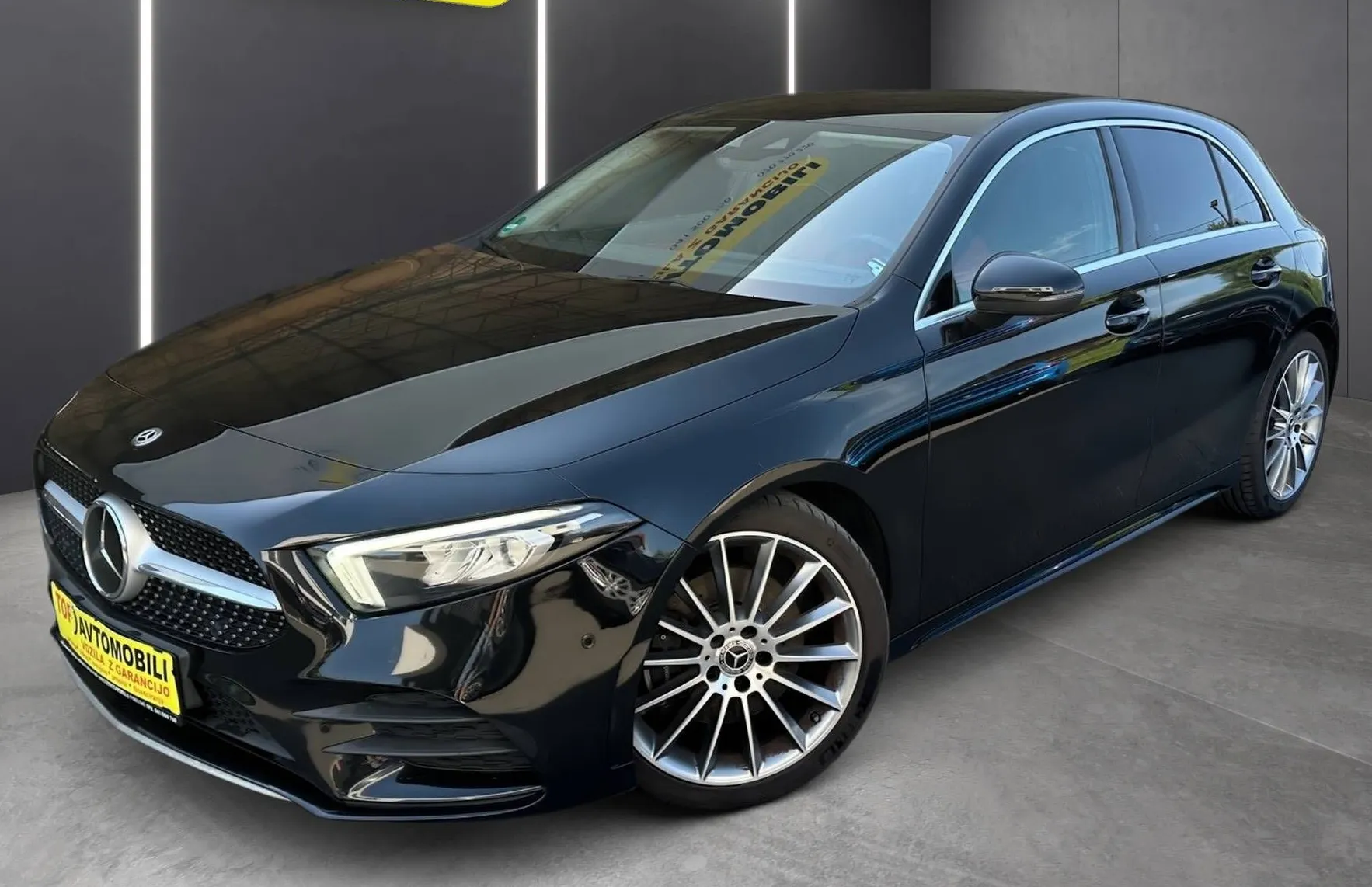 Zunanja slika - Mercedes-Benz A-Razred - A220 4MATIC AMG LINE FUL LED NAVI ACC KAMERA USNJE - 2