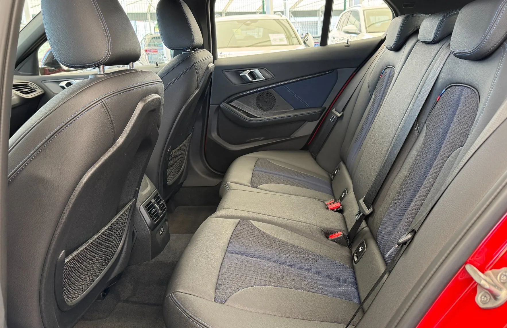 Zunanja slika - BMW Serija 1 - : 118i M Sport Avt. - 11