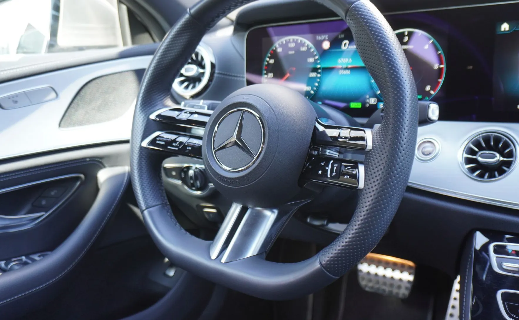 Zunanja slika - Mercedes-Benz CLS-Razred - CLS 300 d 4MATIC AMG LINE - 8