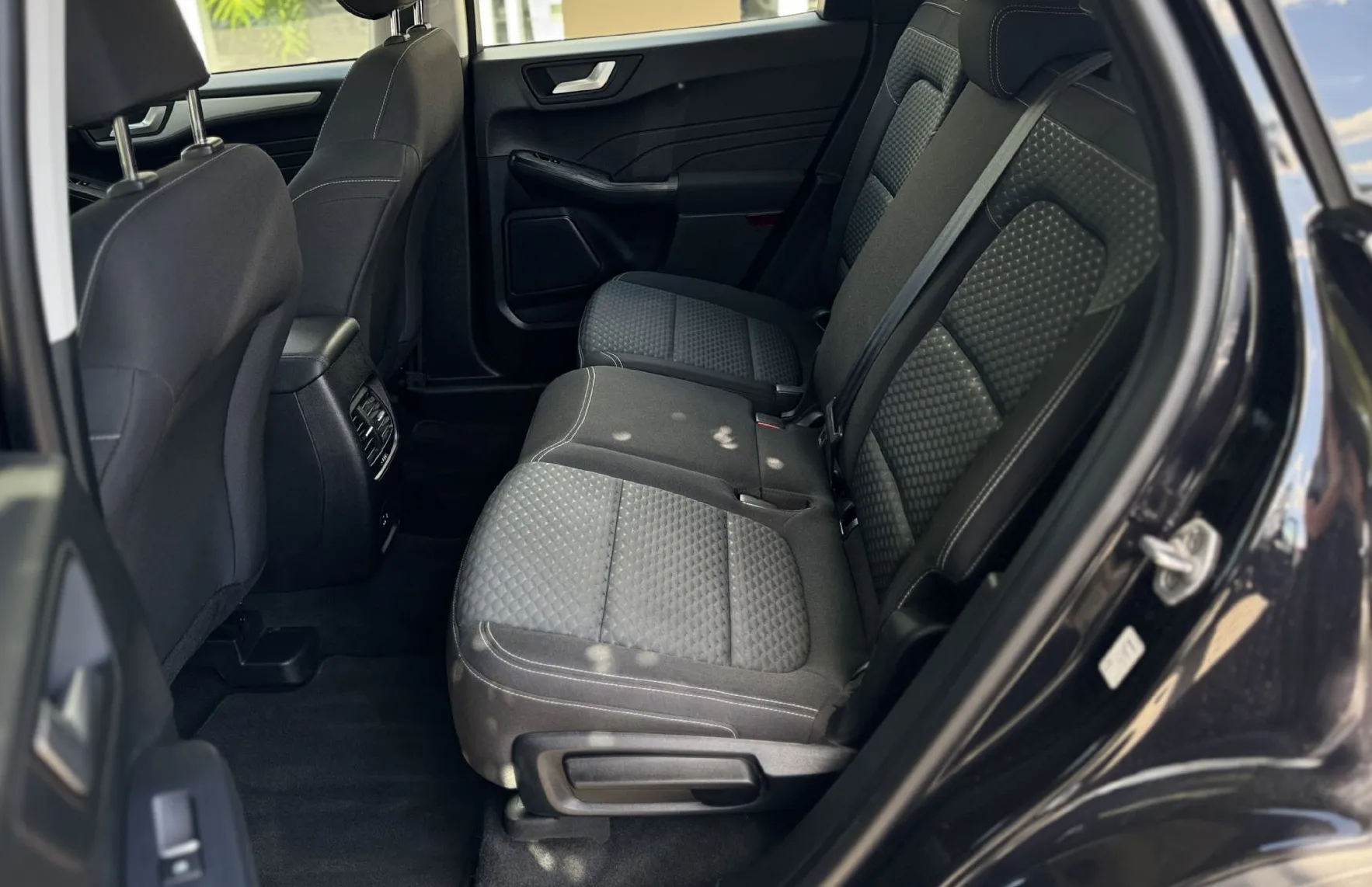 Zunanja slika - Ford Kuga - 2.0 PHEV-1last-navi-pdc-alu-acc-vl.kljuka-servisir - 12