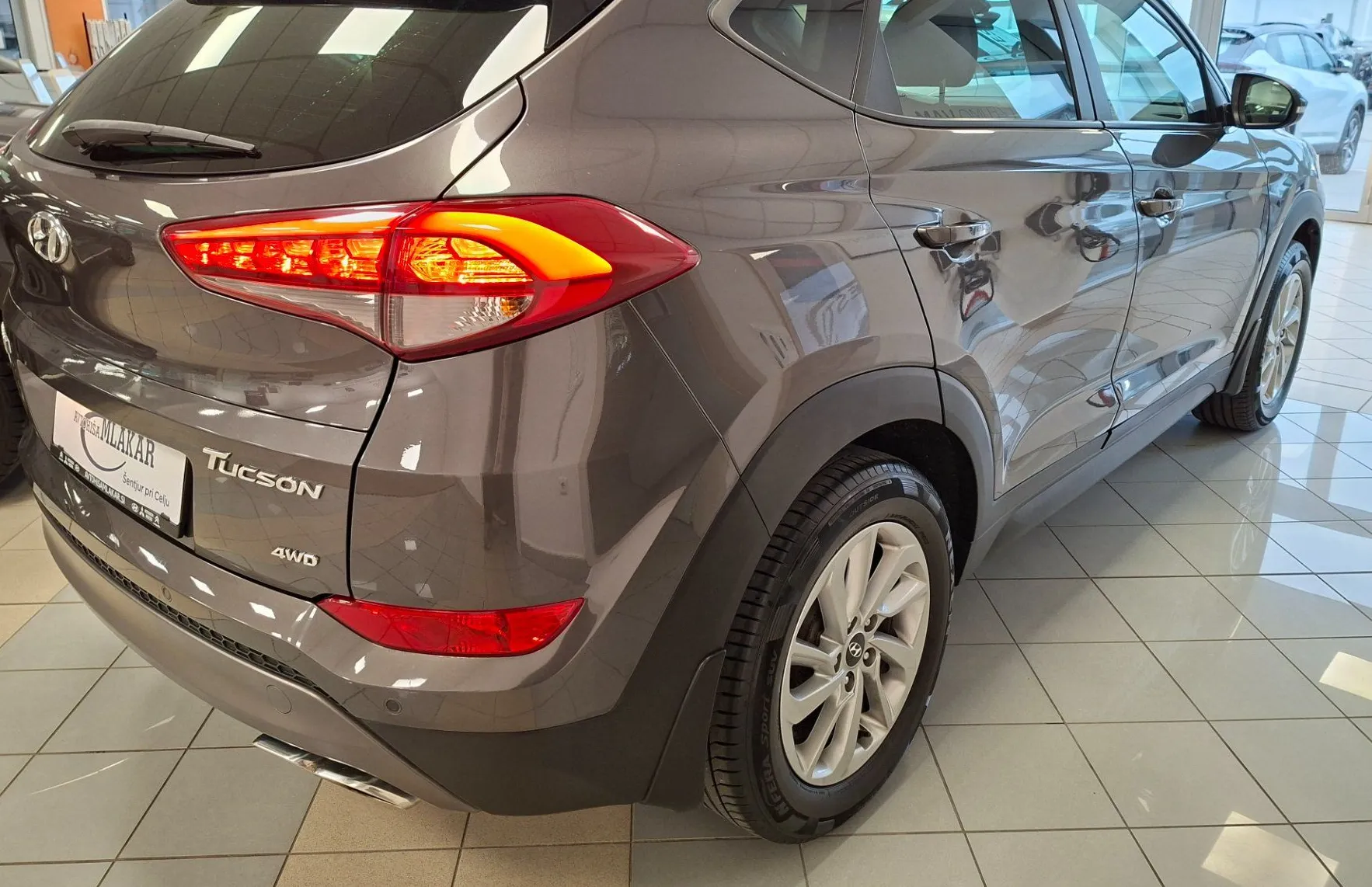 Zunanja slika - Hyundai Tucson - 4WD 2.0 CRDi Style-SLO-ODLIČEN- - 4