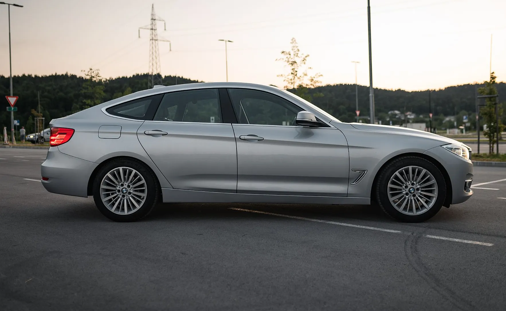 Zunanja slika - BMW Serija 3 - Gran Turismo: 320d xDrive  ACC XEN HUD NAV PDC 18 G6M  Z - 4