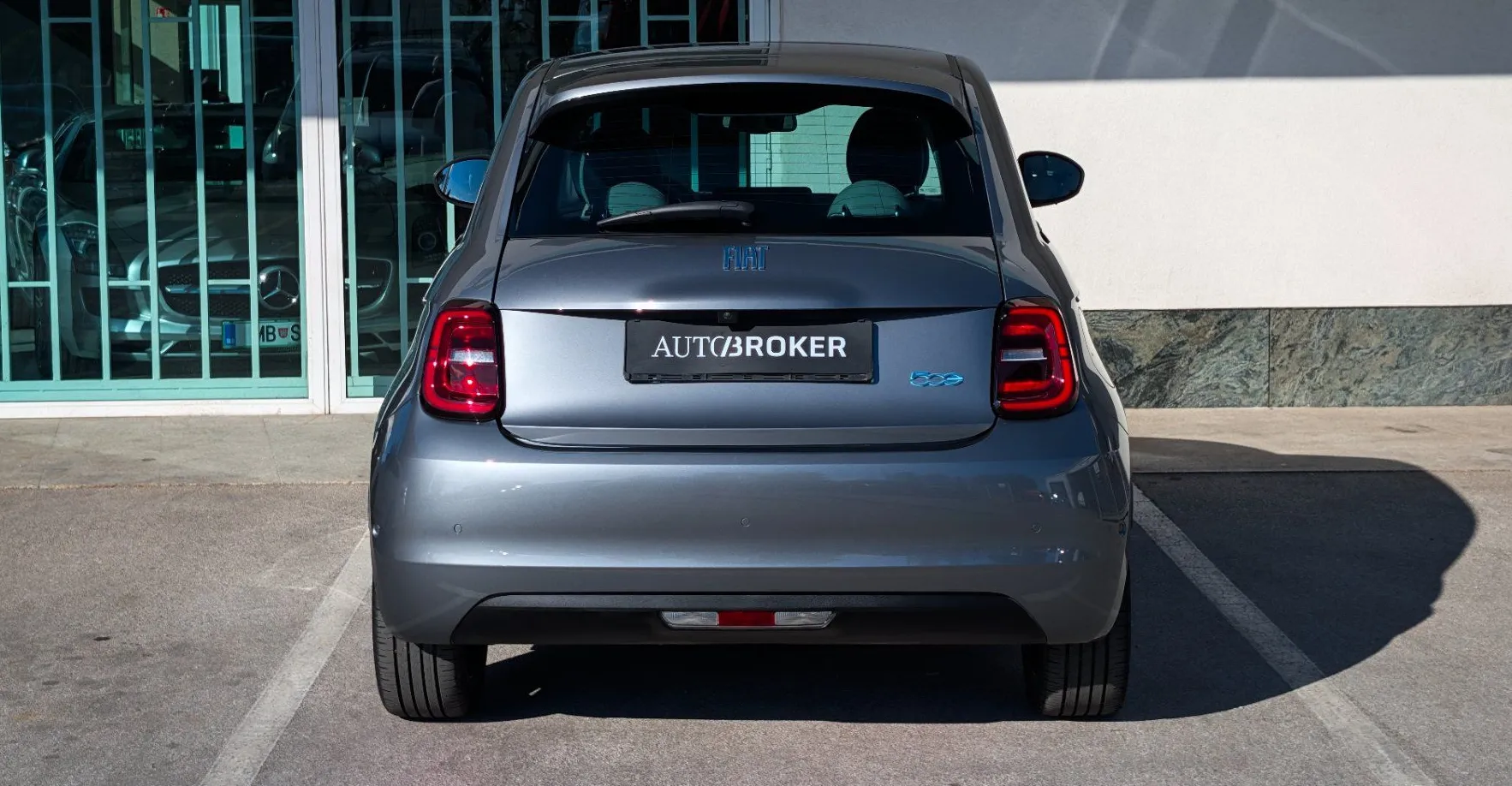 Zunanja slika - Fiat 500 - e 42 kWh Garancija do 2028 Panorama tempomat LED - 6