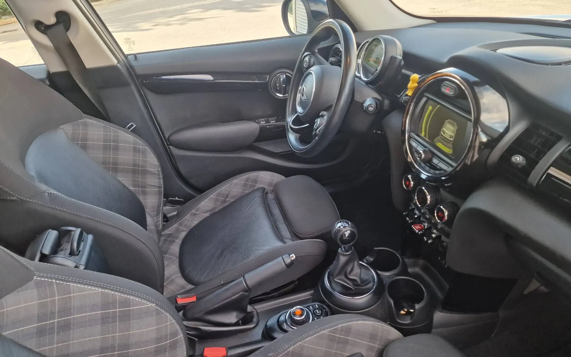Notranja slika - MINI Cooper - 1.5 SAMO 66.000km - 10