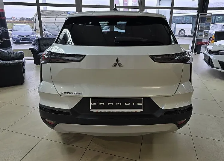 Zunanja slika - Mitsubishi Grandis - 1.3 INTENSE 7DCT Avtomatik - 3