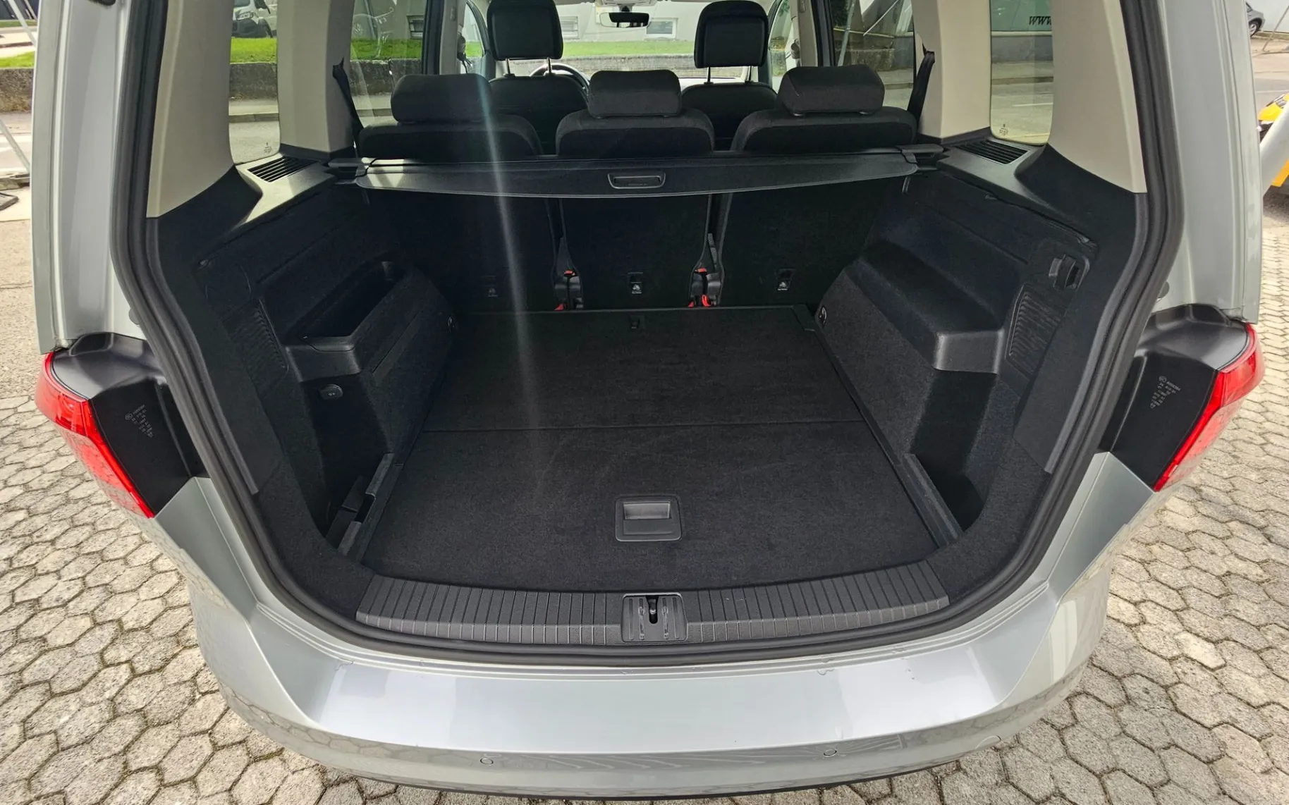 Zunanja slika - Volkswagen Touran - 1.6 TDI Comfortline 85kW - 6