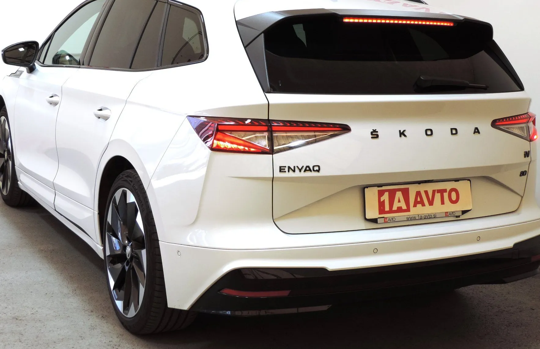 Zunanja slika - Škoda Enyaq - IV 80 Sport Line PANORAMA-ALCANTARA-KAMERA - 7