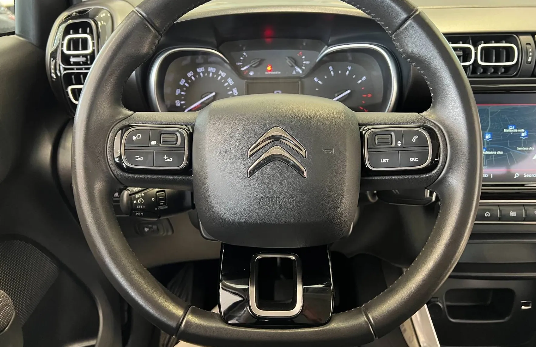 Zunanja slika - Citroën C3 Aircross - 1.2-SHINE-FULL-LED-KAM-MRTVI-KOTI-NAVI-16C - 11