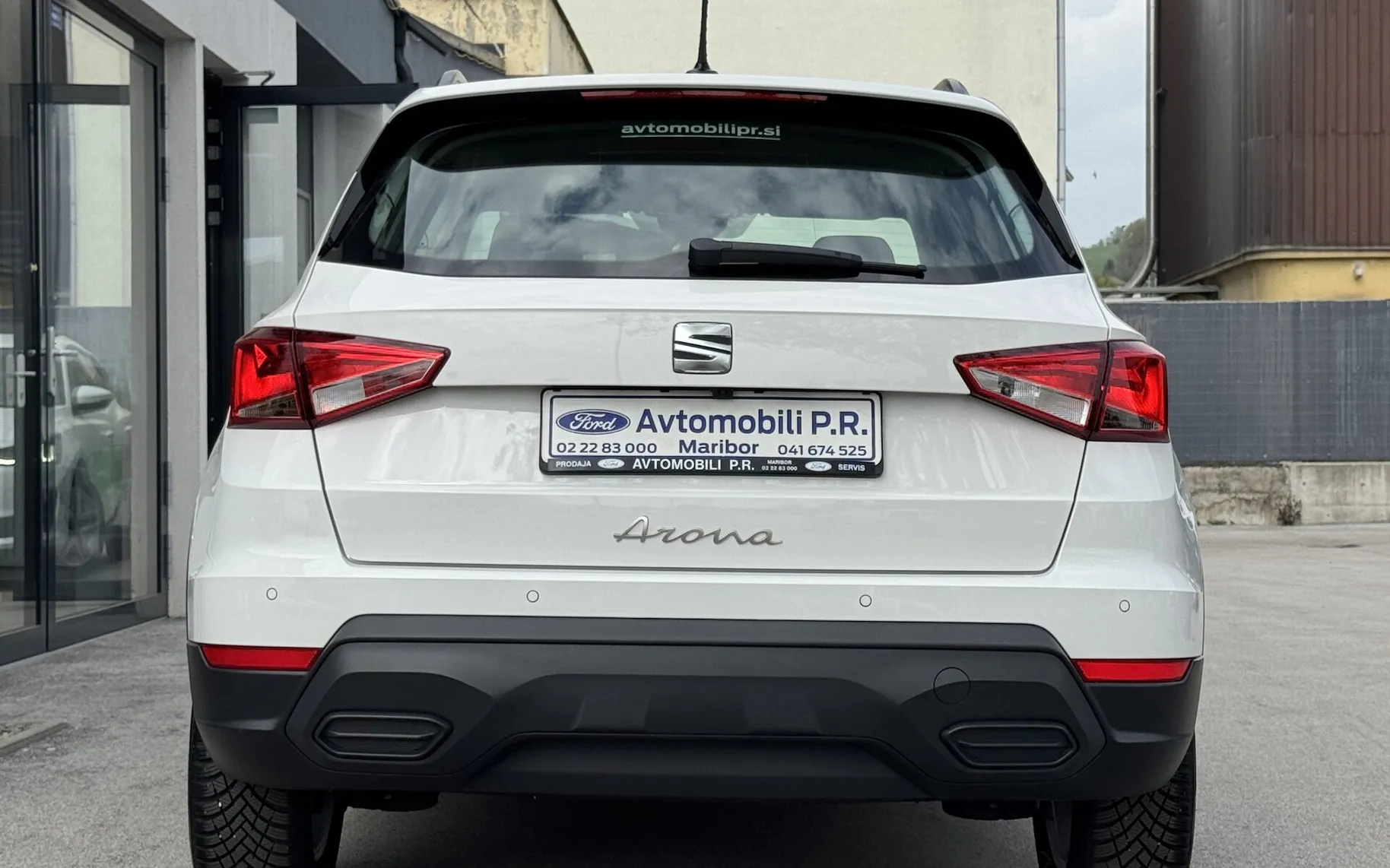 Zunanja slika - Seat Arona - 1.0 TSI 115KM HOLA SLO poreklo 1.LASTNIK ODLIČNA - 16