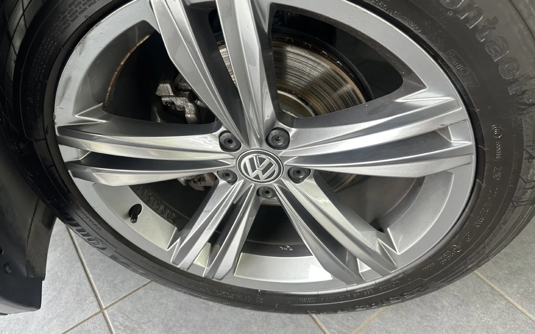 Zunanja slika - Volkswagen Tiguan - 1.5 TSI ACT BMT R-Line DSG.Highline 110kW.KAMERA - 4