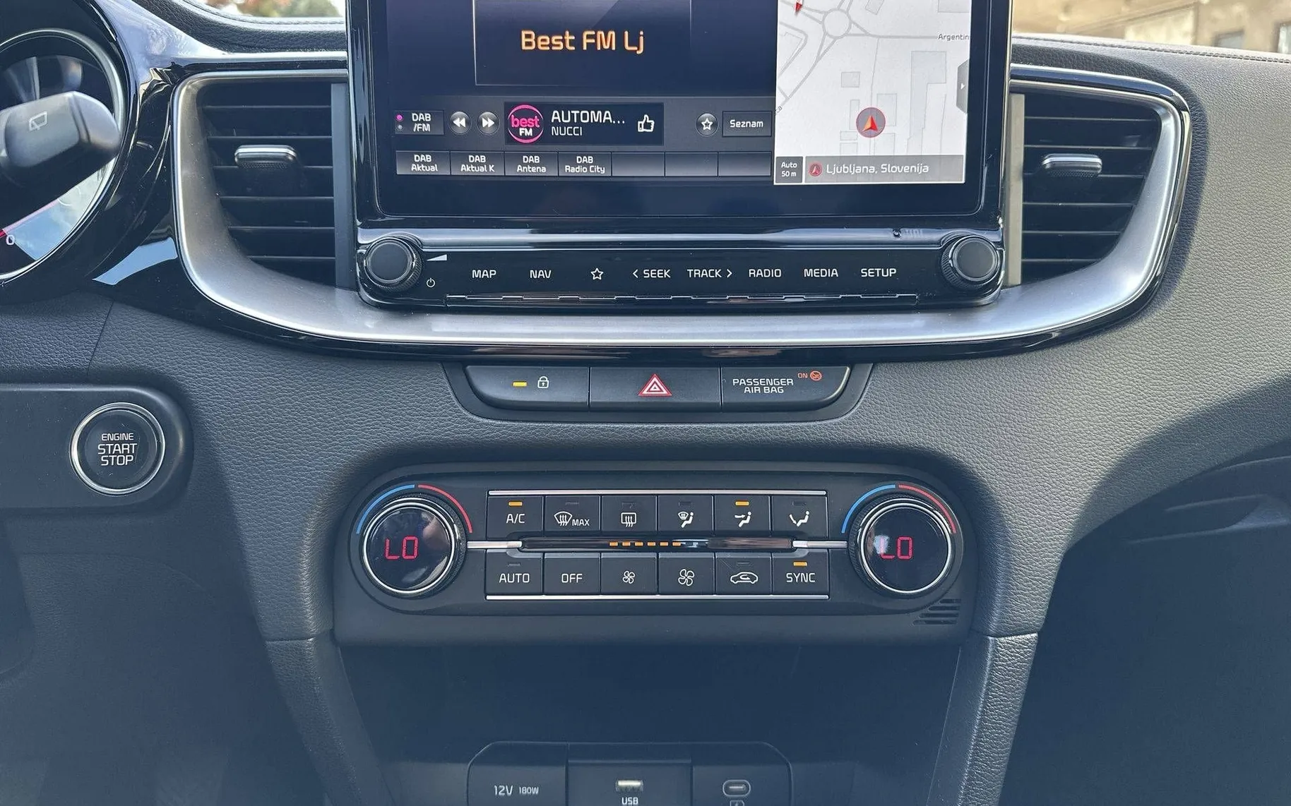 Notranja slika - KIA Ceed - 1.5 T-GDI EX Vision ISG - 16