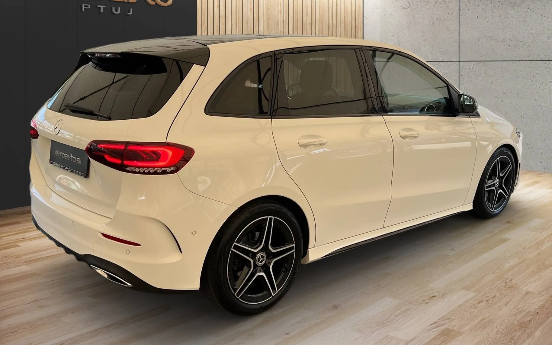 Zunanja slika - Mercedes-Benz B-Razred - B 200 d Aut•AMG Line•1LASTNIK•KAMERA•PDC•... - 5