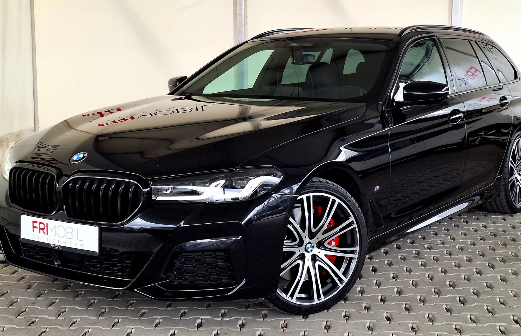 Zunanja slika - BMW Serija 5 - Touring: 530d xDrive M-SPORT•4CONTROL•AIR•AMBIENT•ACC•AL - 1