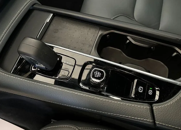 Zunanja slika - Volvo V90 - B4 D MOMENTUM BUSINESS PRO - 11