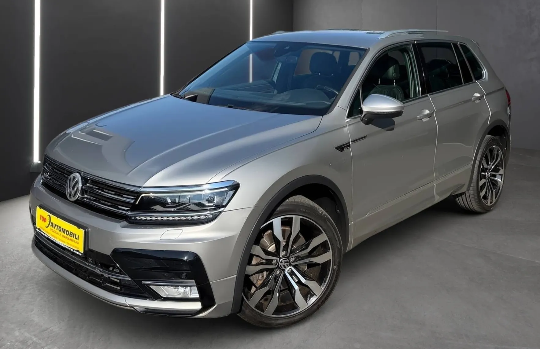 Zunanja slika - VW Tiguan - 2.0 TDI 3x R- LINE 4x4 ACC MEMORY NAPA USNJE TOP.. - 2