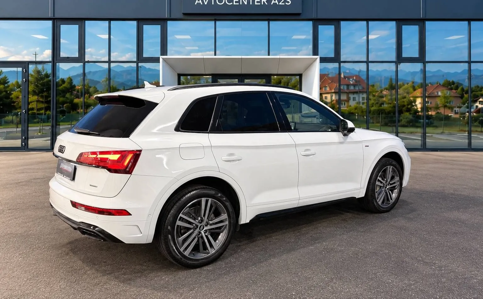 Zunanja slika - Audi Q5 - quattro 50 TDI S line-LED-Mrtvi kot-360 kam - 4