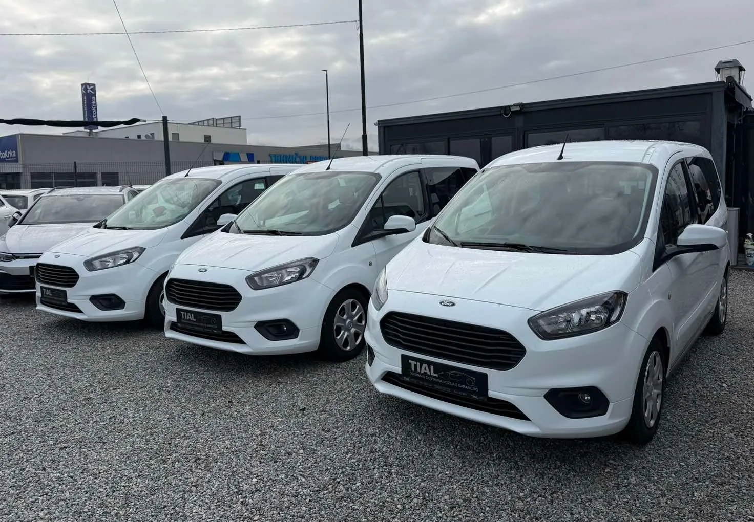 Zunanja slika - Ford Tourneo - Courier 1.5 0DCI 2X DRSNA-KLIMA-OD 93-139000KM-VEC VOZIL - 16
