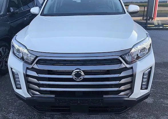 Zunanja slika - SsangYong Musso - Grand 2.2 XDi Ultimate 4WD A T....AKCIJA..... - 9