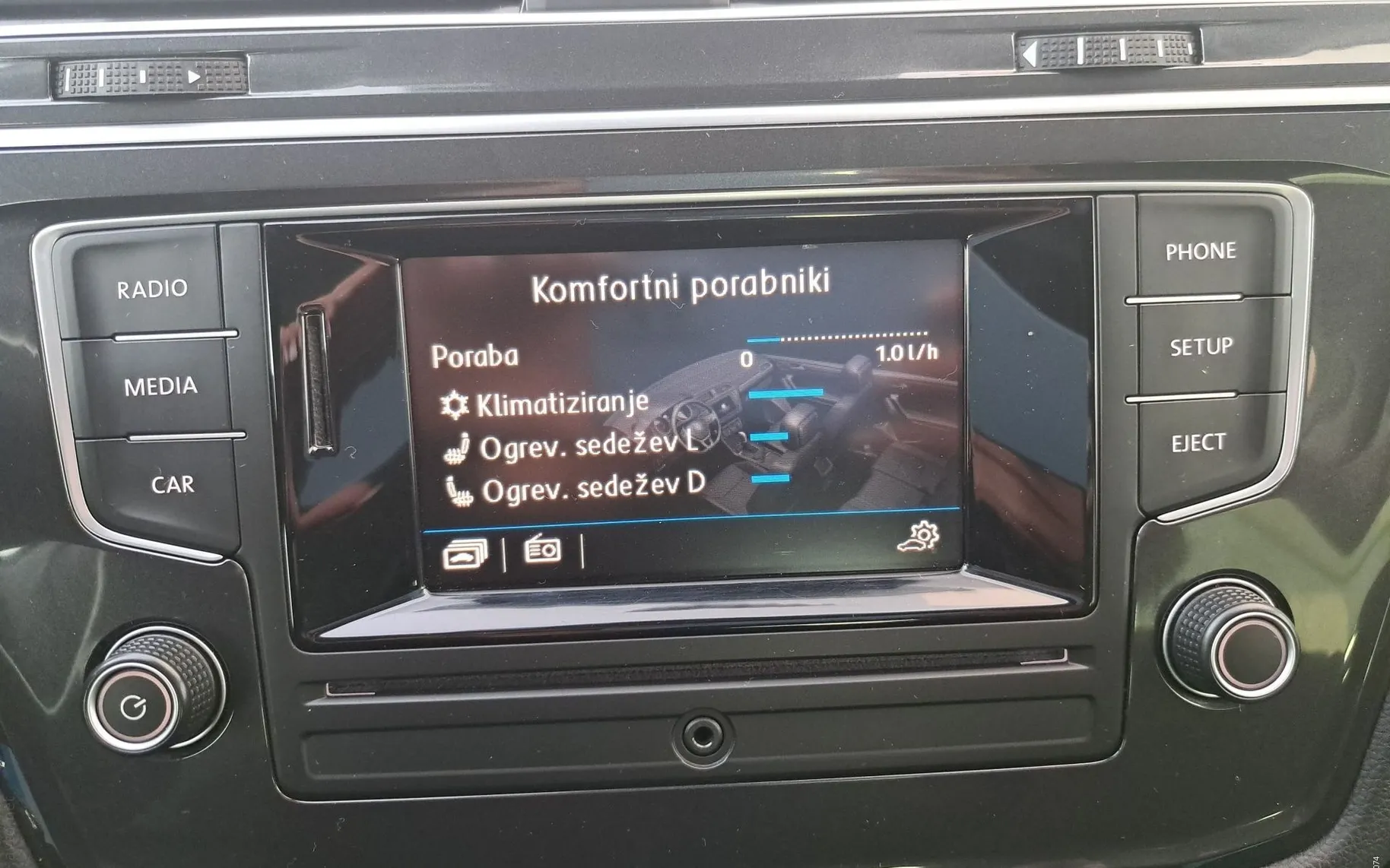 Notranja slika - Volkswagen Tiguan - 2.0 TDI SCR 4MOT. DSG Highline ... - 12
