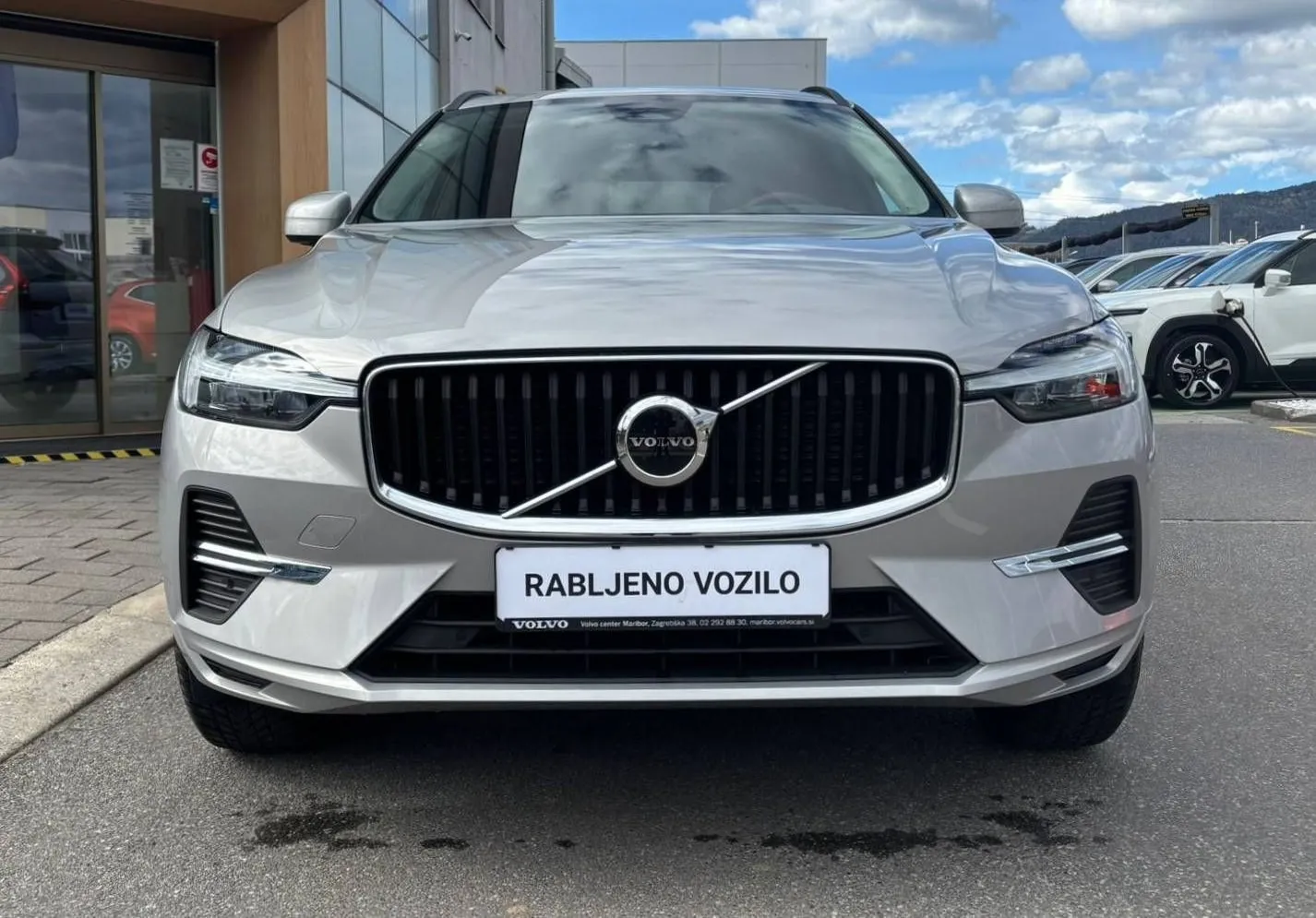 Zunanja slika - Volvo XC60 - VOLVO  B5P AWD Core KAMERA-ACC-KEYLESS - 2