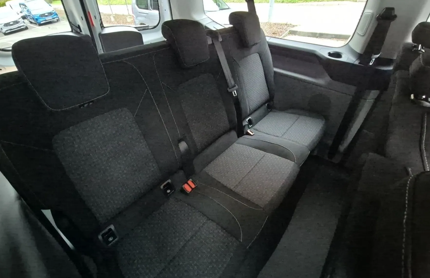 Zunanja slika - Ford E-Transit Custom - KOMBI TREND 217PS 71.4kWh L2 RWD - 11