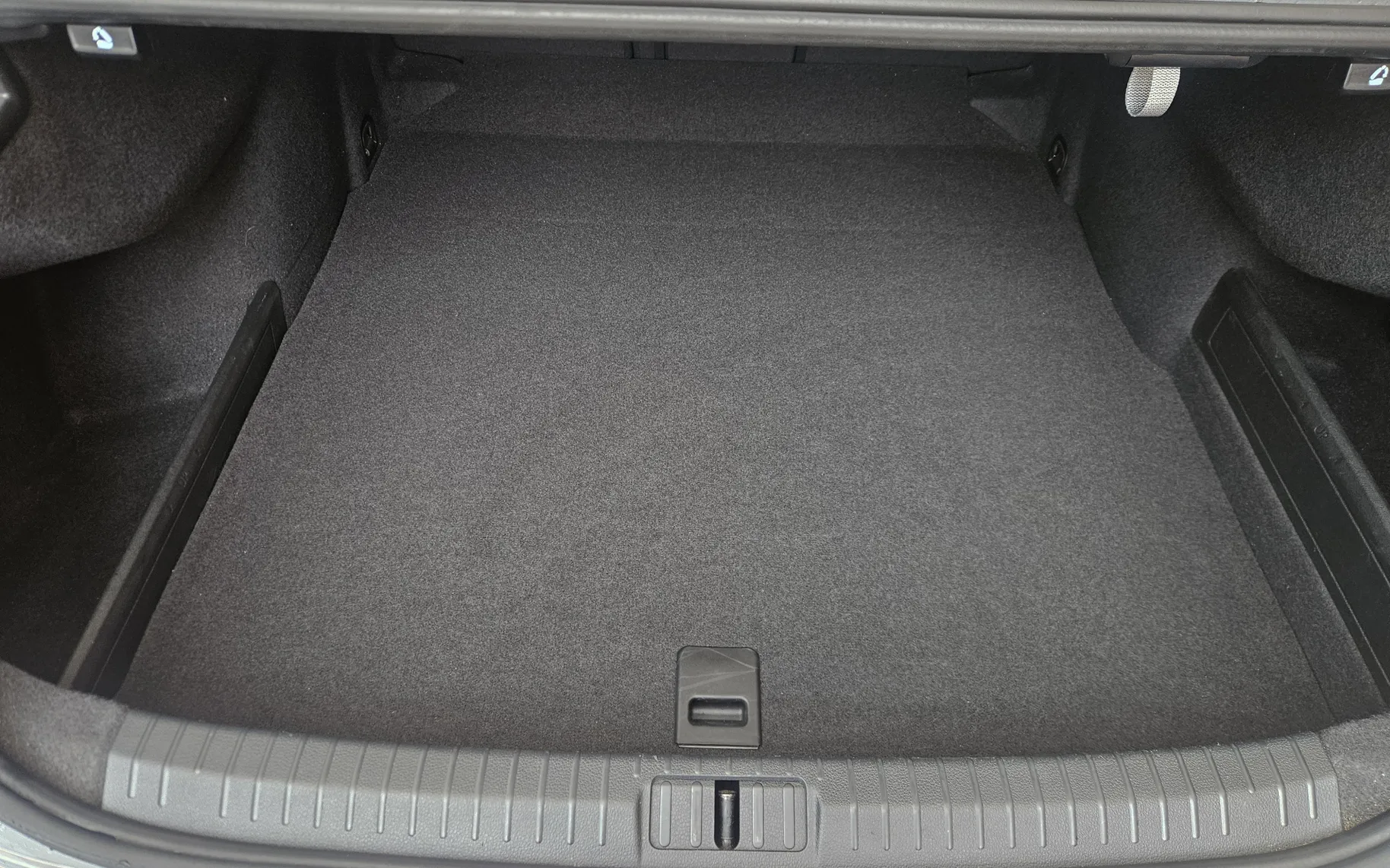 Notranja slika - Volkswagen Passat - Variant 2,0 TDI BMT Highline DSG - 14