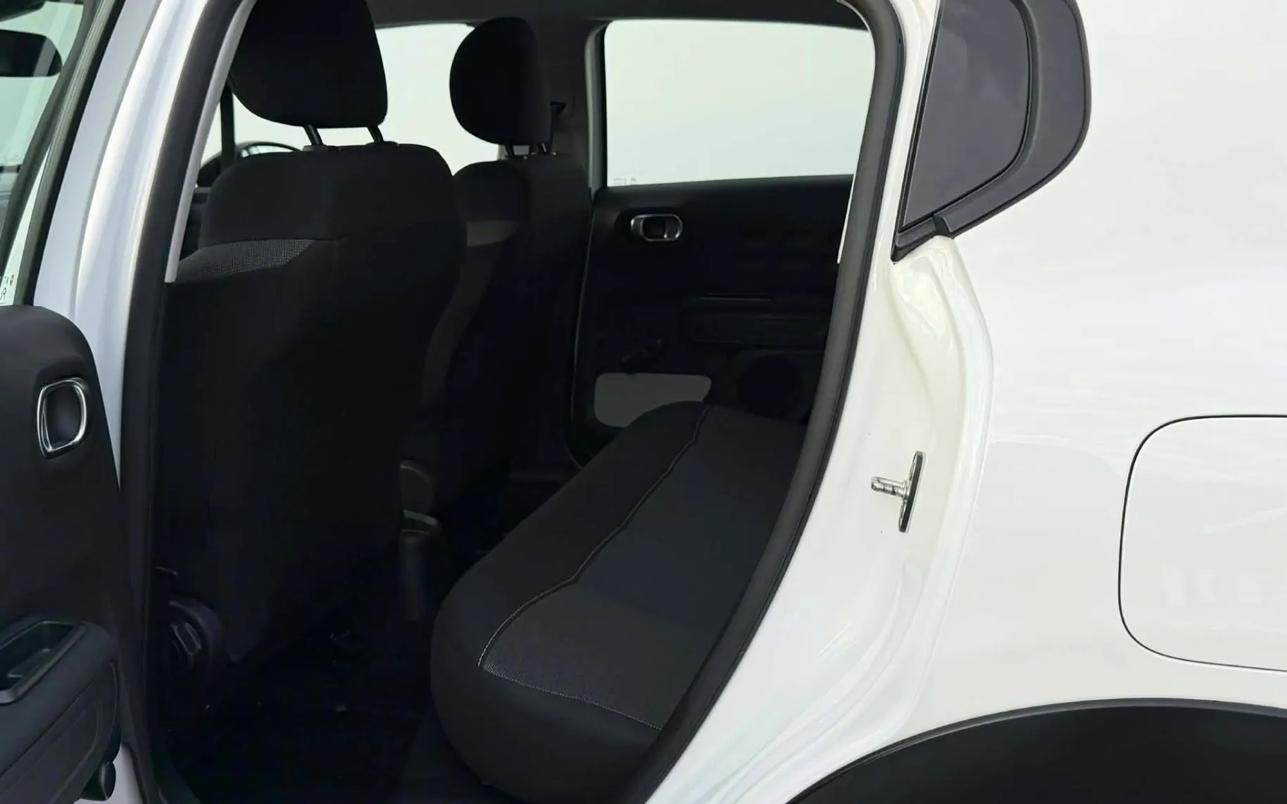 Notranja slika - Citroën C3 - 1.2-LED-NAVI-57.000km-TEMPOMAT-ODLIČEN- - 10