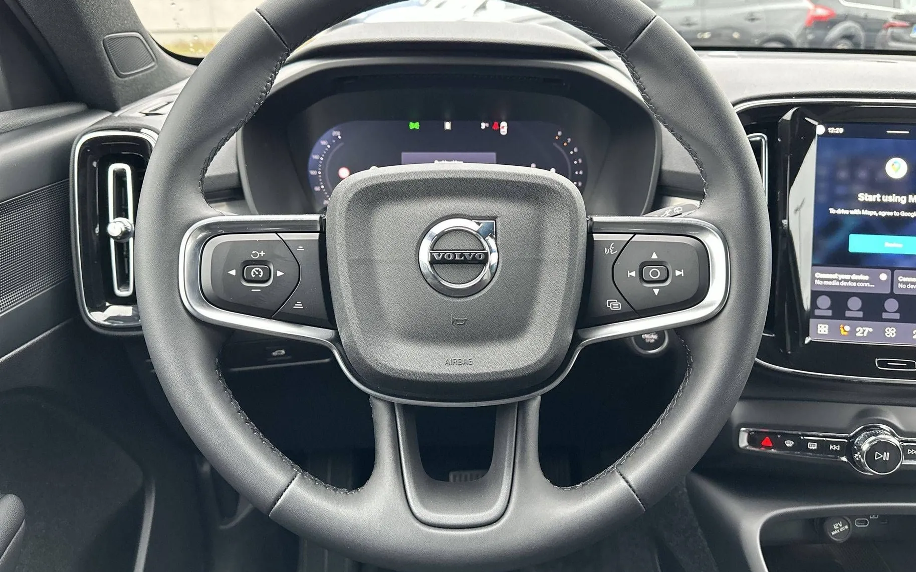 Notranja slika - Volvo XC40 - B3 P Core AT DCT 3 leta garancije + 3 servisi... - 20