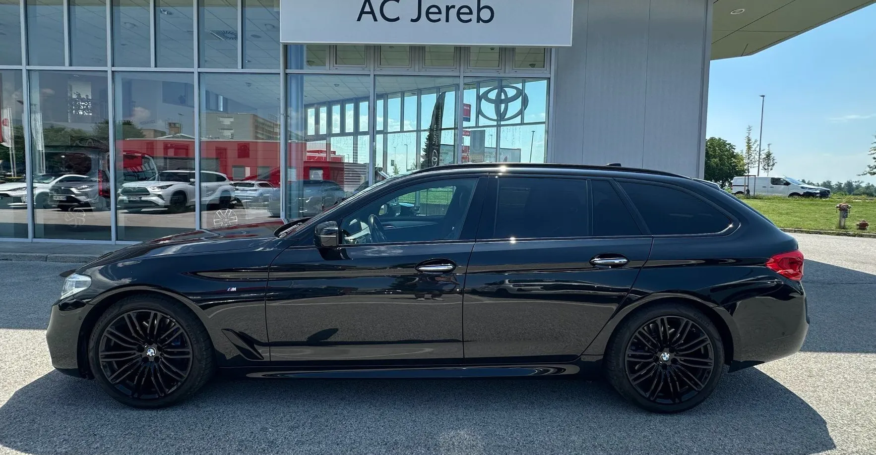 Zunanja slika - BMW Serija 5 - Touring: 525D Touring M-sport - Adaptiv Led - 2
