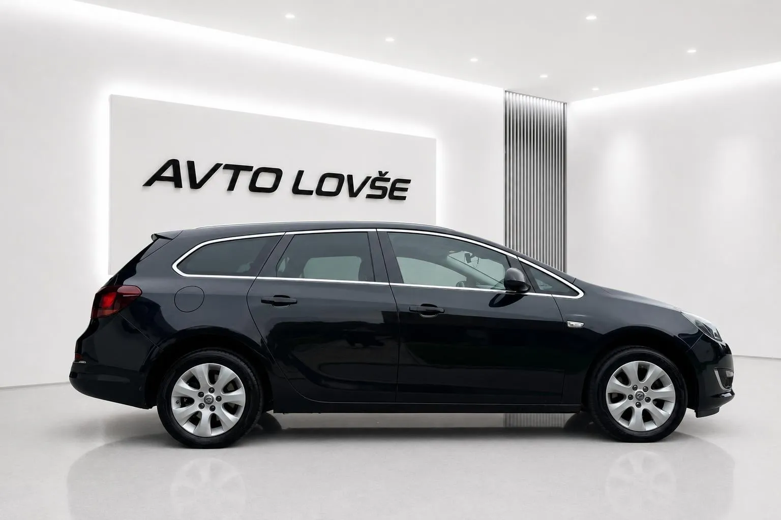 Zunanja slika - Opel Astra - Sports Tourer 1.6 CDTI Cosmo-ALU-NAVI-LED-ODLIČNA - 6