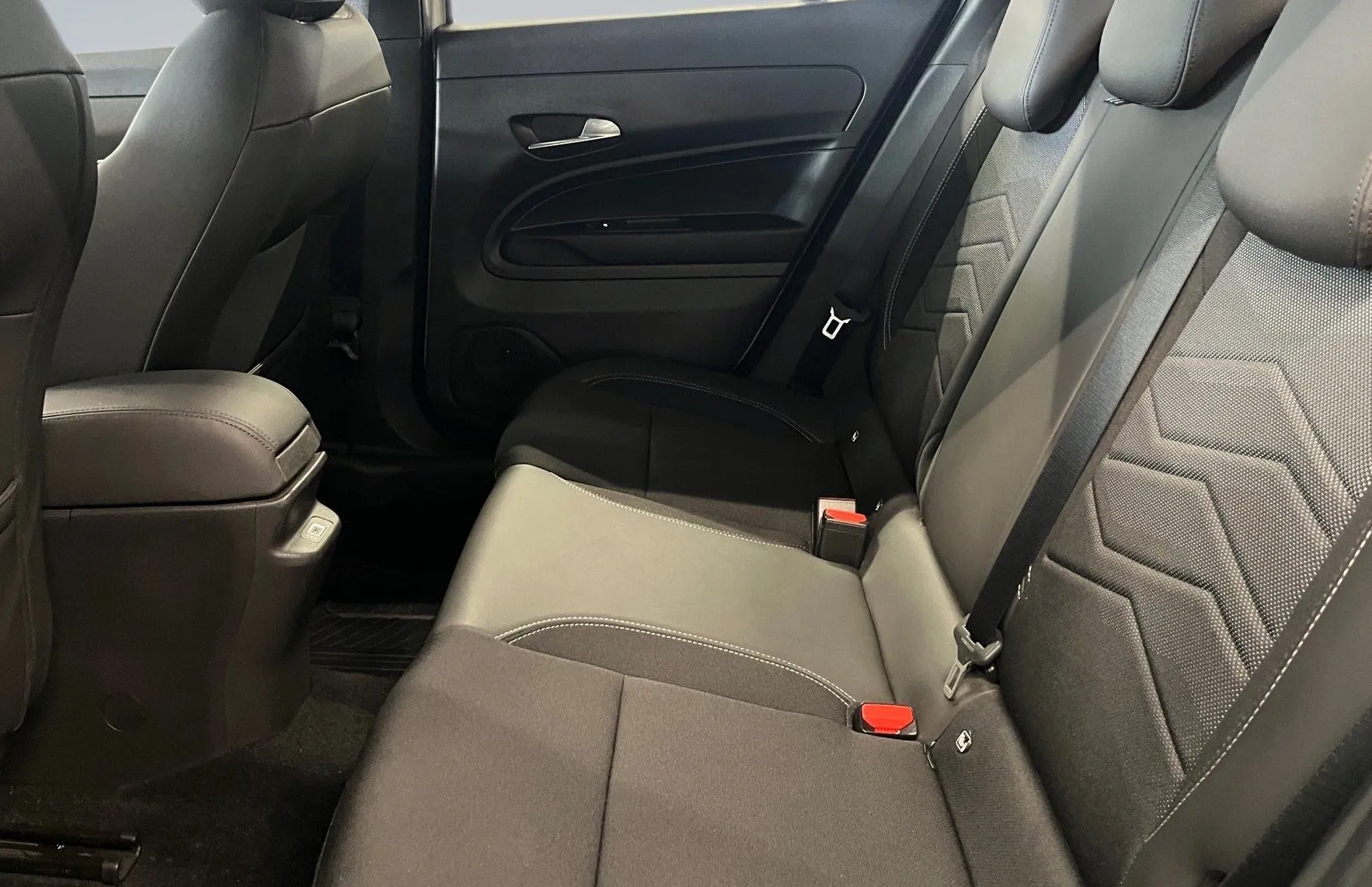 Zunanja slika - Jeep Avenger - Jeep  1.2 GSE T3 Altitude - 11